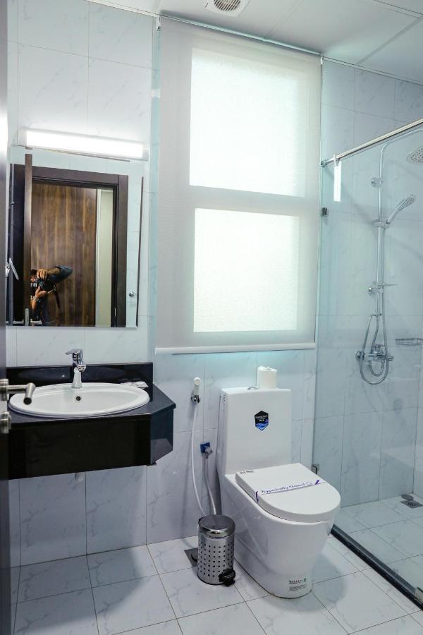 Sirius Tower Aparthotel Manama Ngoại thất bức ảnh