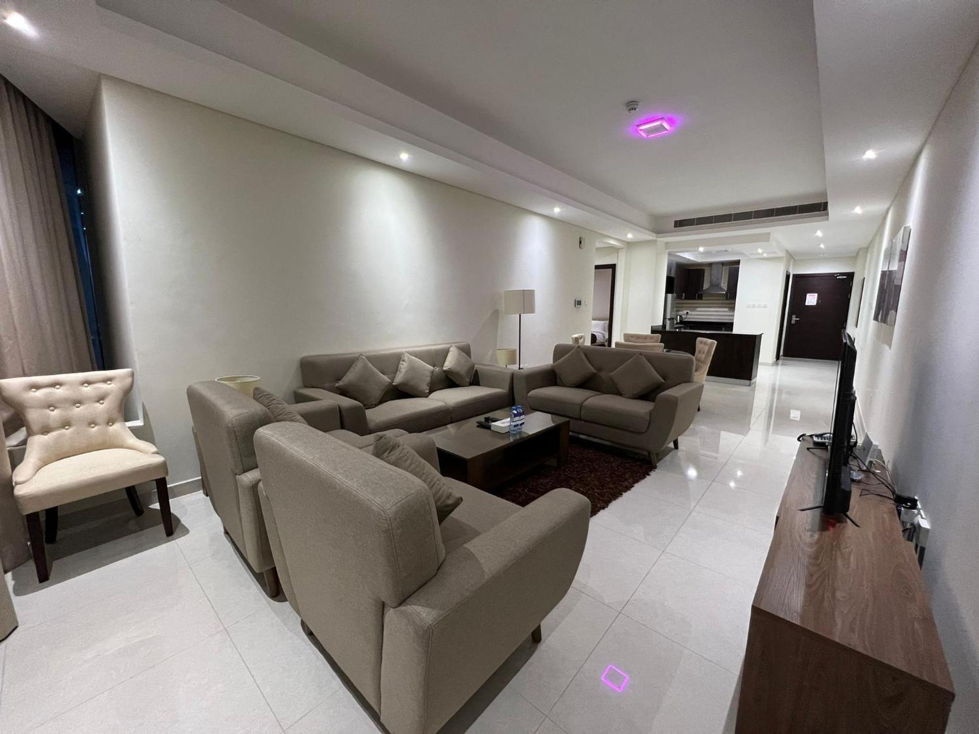 Sirius Tower Aparthotel Manama Ngoại thất bức ảnh