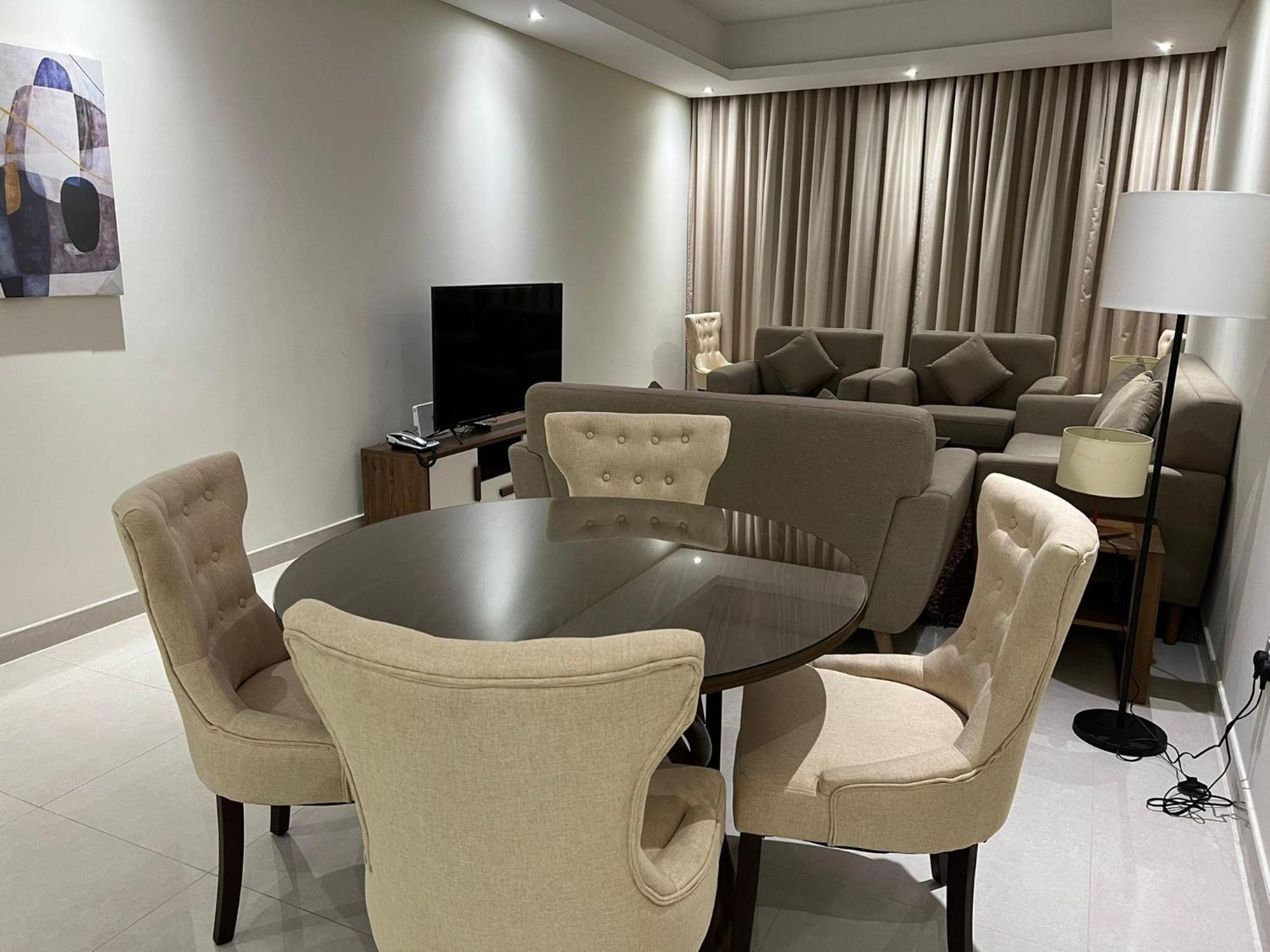 Sirius Tower Aparthotel Manama Ngoại thất bức ảnh
