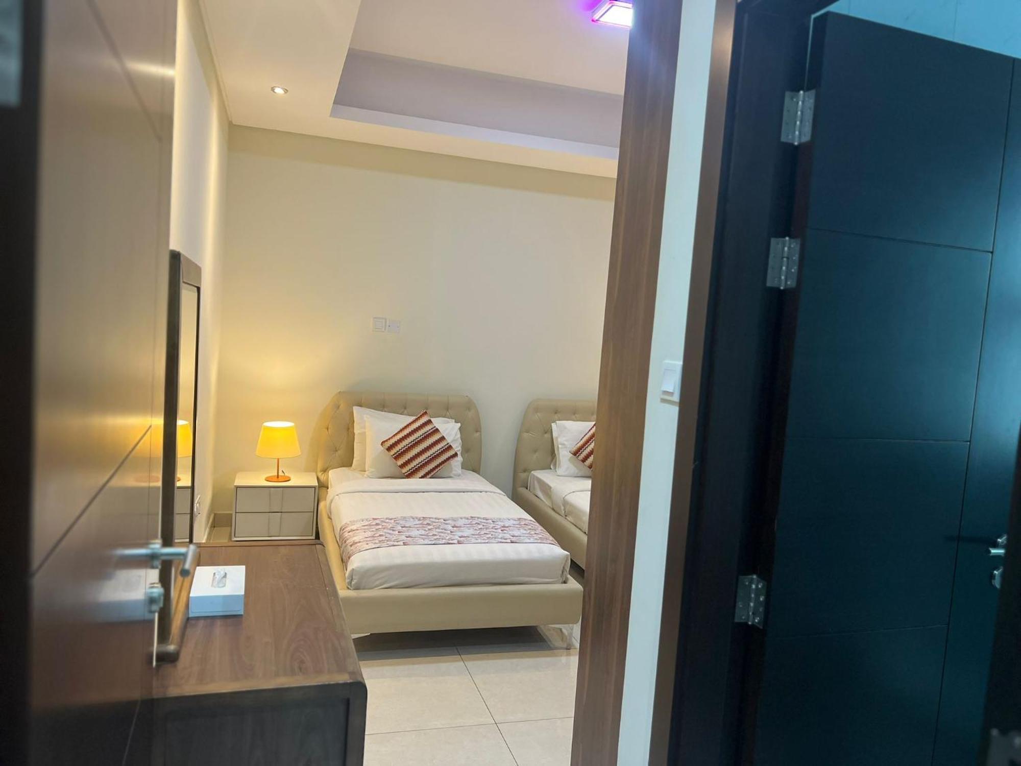 Sirius Tower Aparthotel Manama Ngoại thất bức ảnh