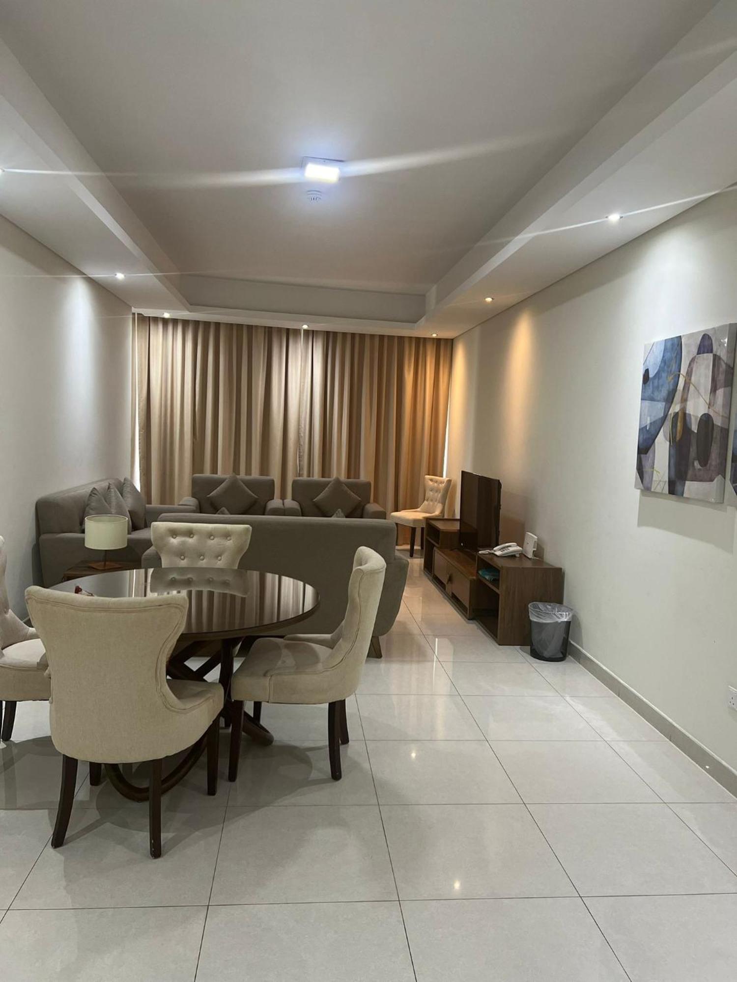 Sirius Tower Aparthotel Manama Ngoại thất bức ảnh