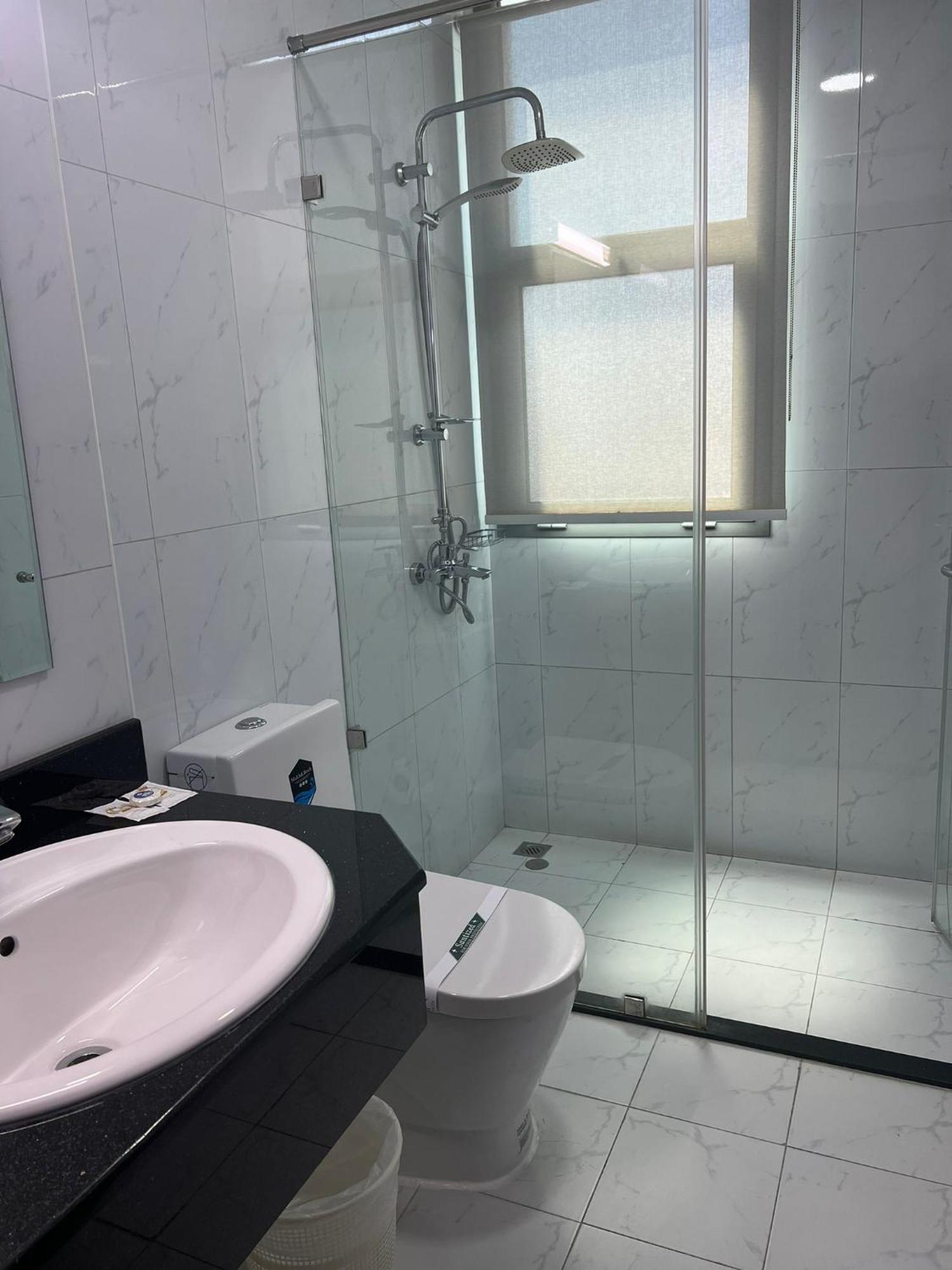 Sirius Tower Aparthotel Manama Ngoại thất bức ảnh